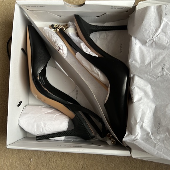 Also heels - Picture 5 of 8